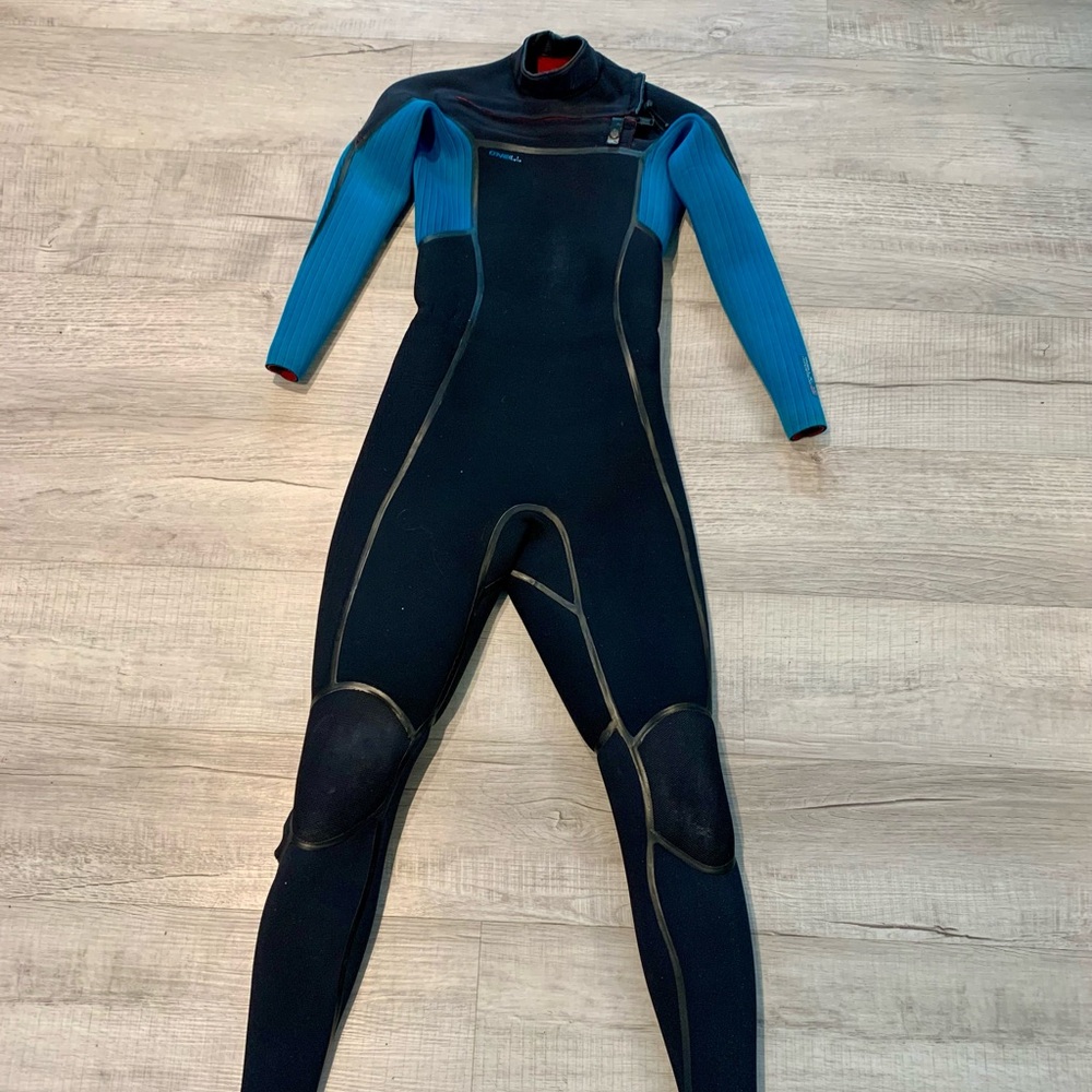 Women’s 4/3 Wetsuit ~ O'Neill Hyperfreak Fire 4/3 +